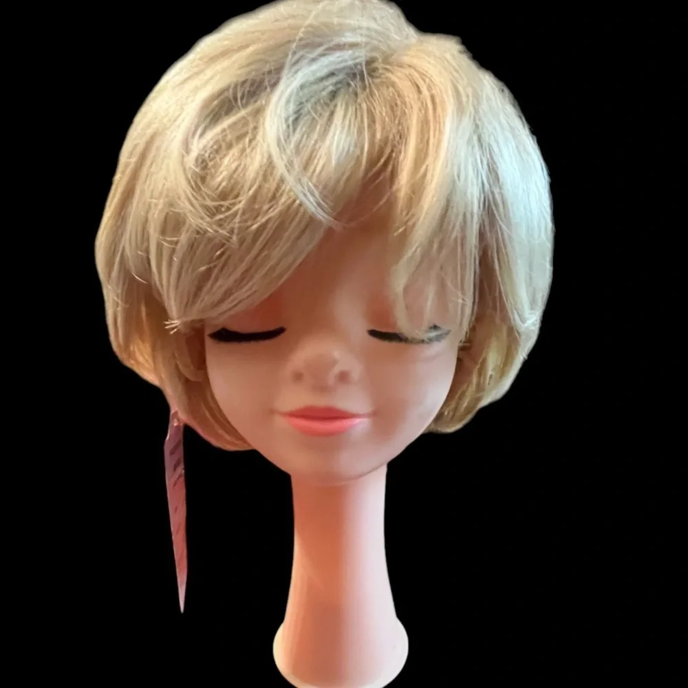 Fashion Wig Blonde Short Puxie NWT GAB2306